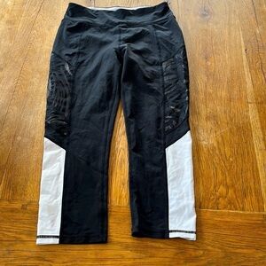 Betsey Johnson Womens small Black & White Yoga Workout Leggings